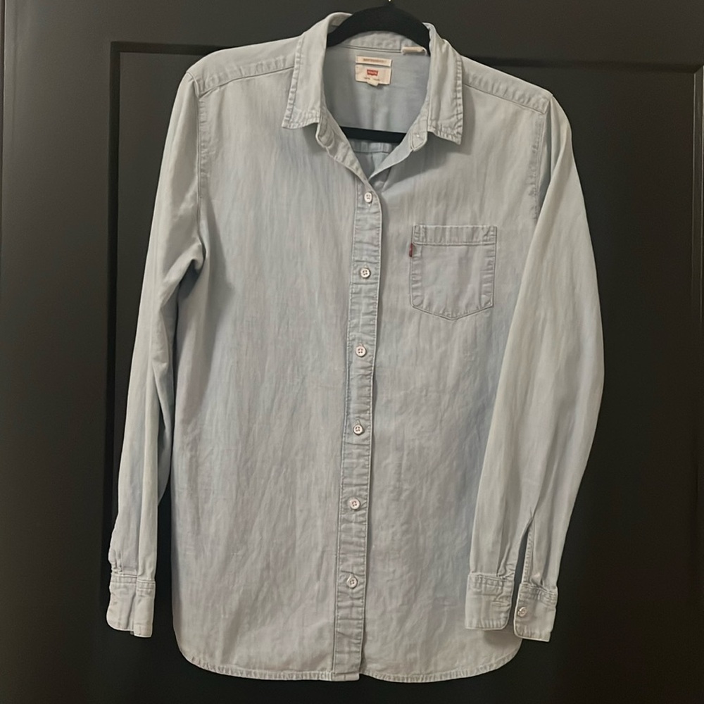 Levi’s Boyfriend Fit Button-down Chambray Shirt M
